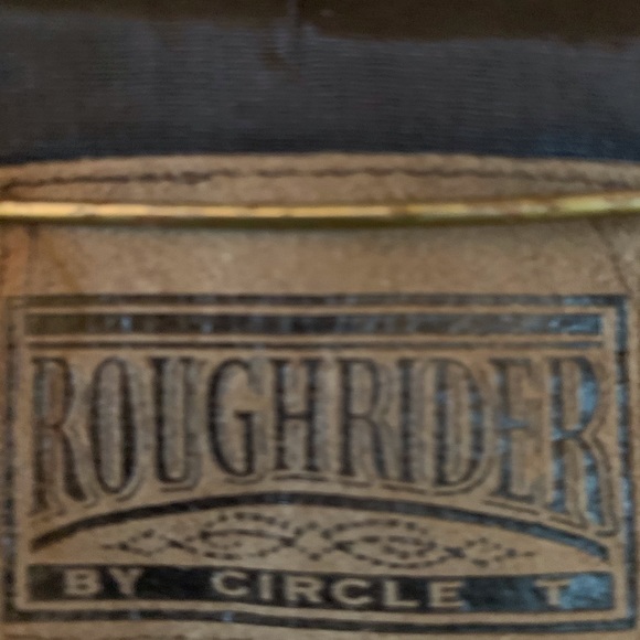 Vest - Picture 2 of 4